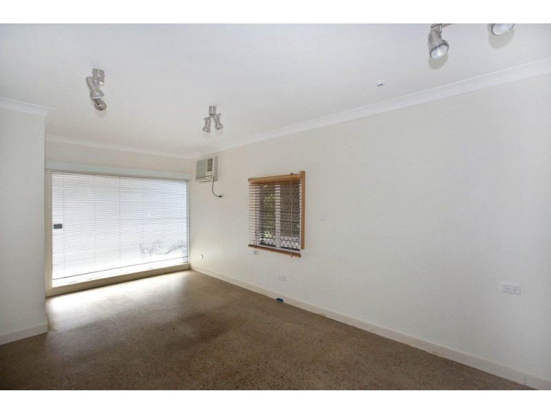 25 Bell Street, South Townsville QLD 4810