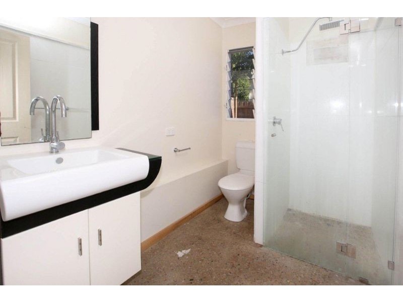 25 Bell Street, South Townsville QLD 4810