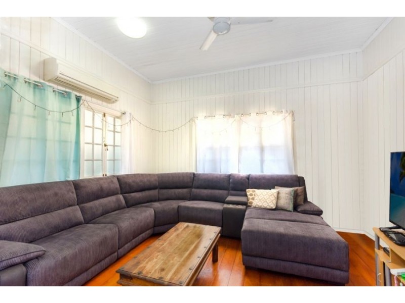 16 Isley St, North Ward QLD 4810