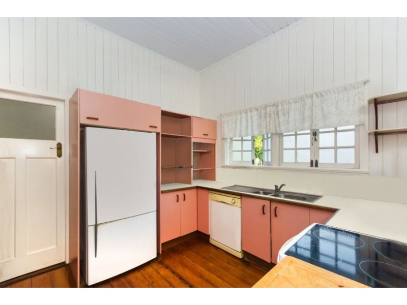 16 Isley St, North Ward QLD 4810