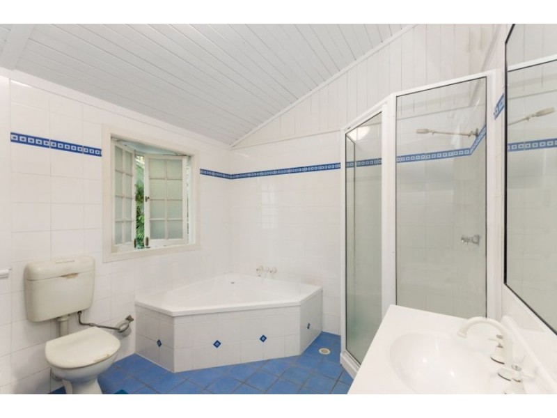 16 Isley St, North Ward QLD 4810