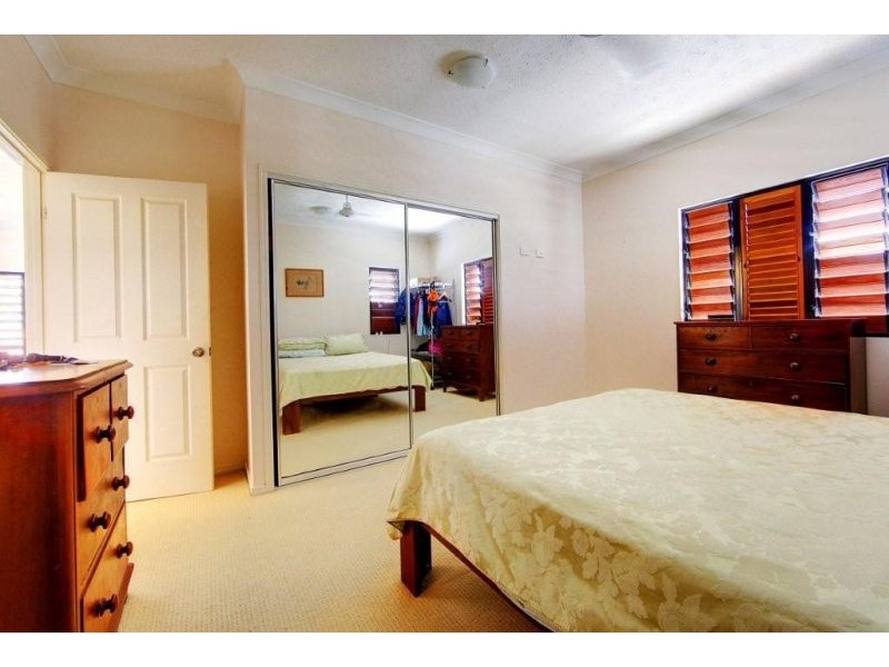 2/19 Willmett Street, Townsville City QLD 4810