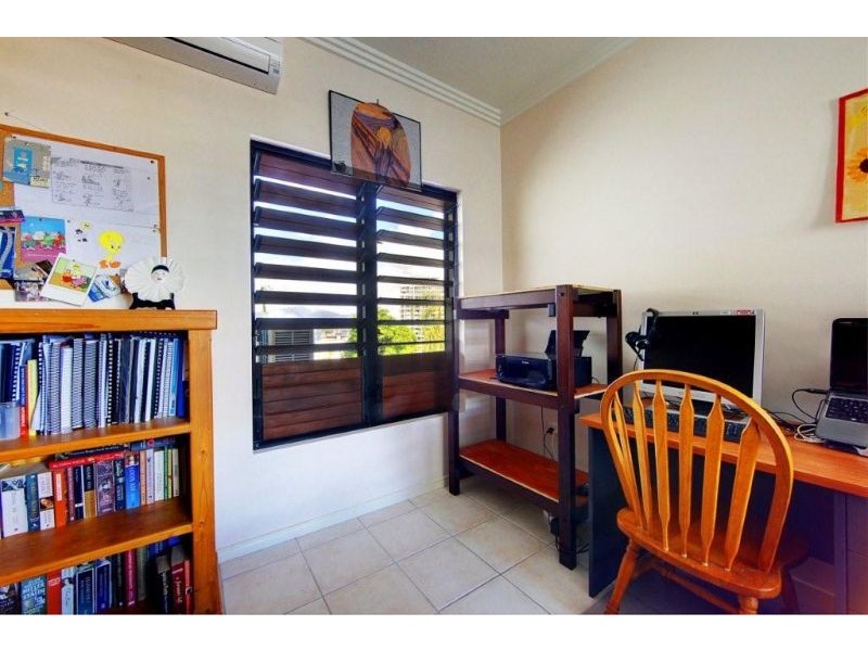 2/19 Willmett Street, Townsville City QLD 4810