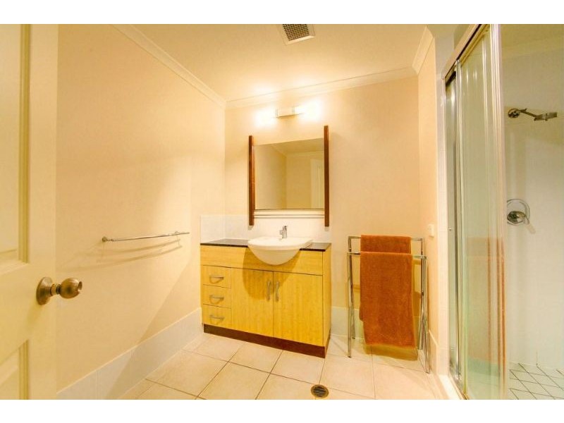 2/19 Willmett Street, Townsville City QLD 4810