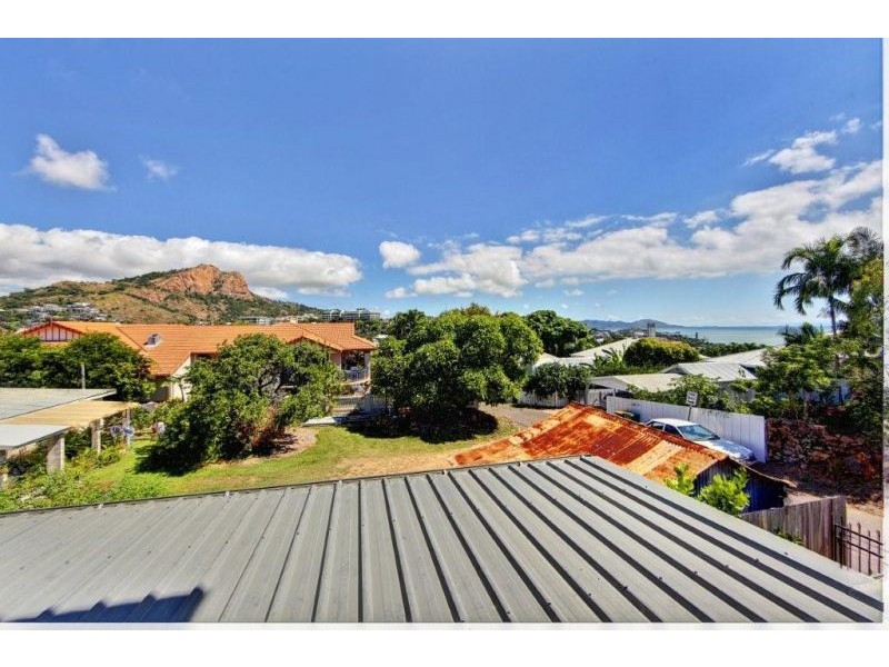 2/19 Willmett Street, Townsville City QLD 4810