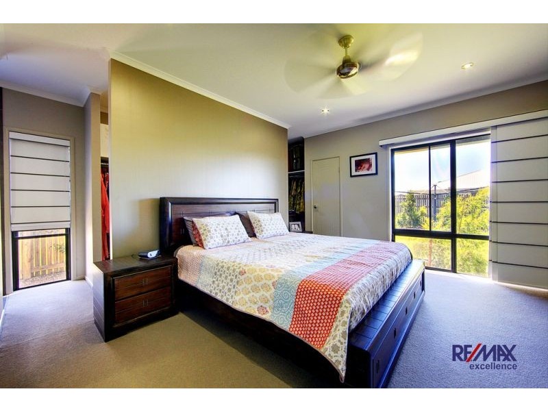 19 Apple Gum Av, Mount Low QLD 4818