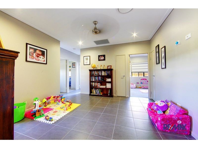 19 Apple Gum Av, Mount Low QLD 4818