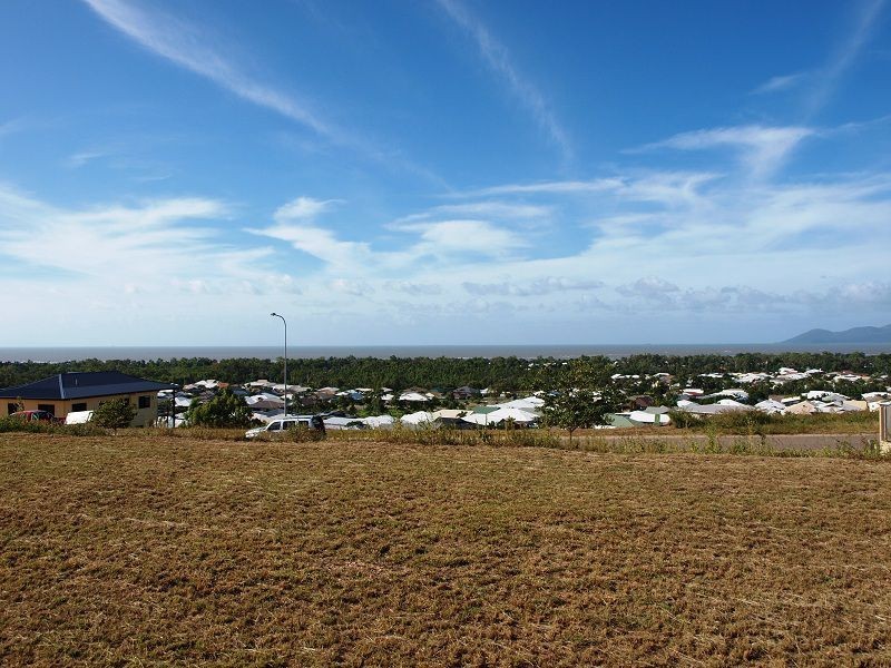 7 Cashell Crescent, Bushland Beach QLD 4818