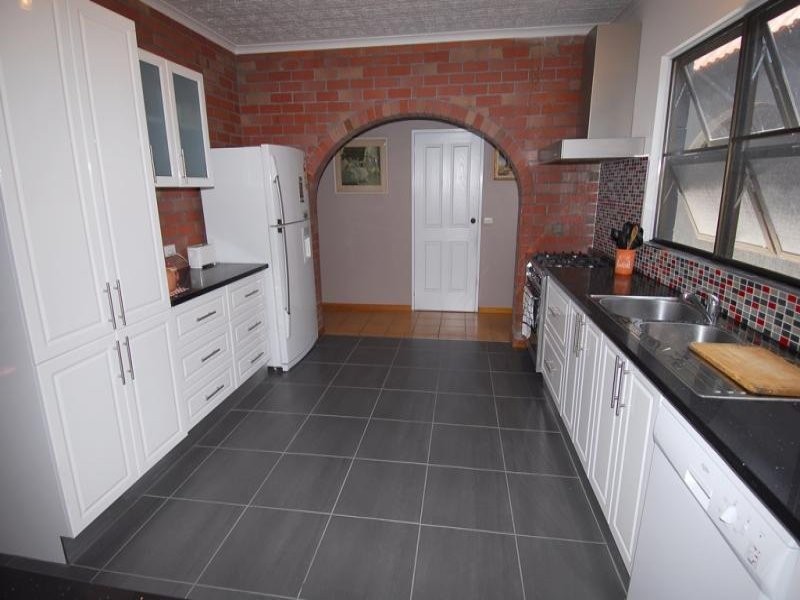 12 Lanark St, Kirwan QLD 4817