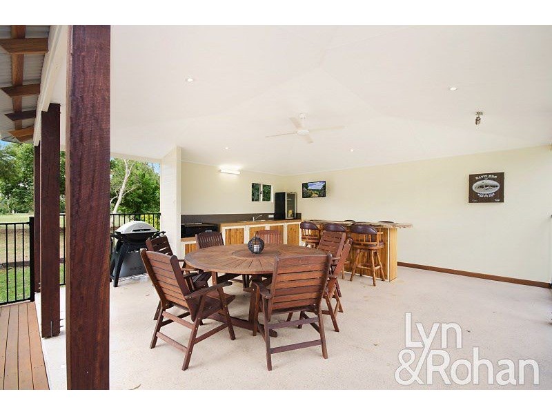 6 Alex Court, Rupertswood QLD 4817