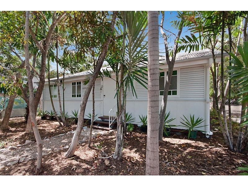 West End QLD 4810