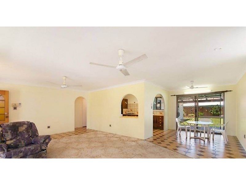 75 Whitsunday Drive, Kirwan QLD 4817