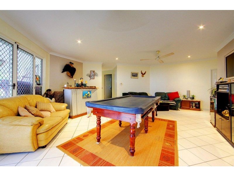 18 Scenic Dr, Mount Louisa QLD 4814