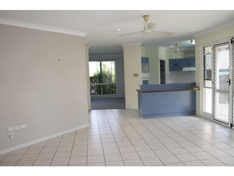 18 Scenic Dr, Mount Louisa QLD 4814