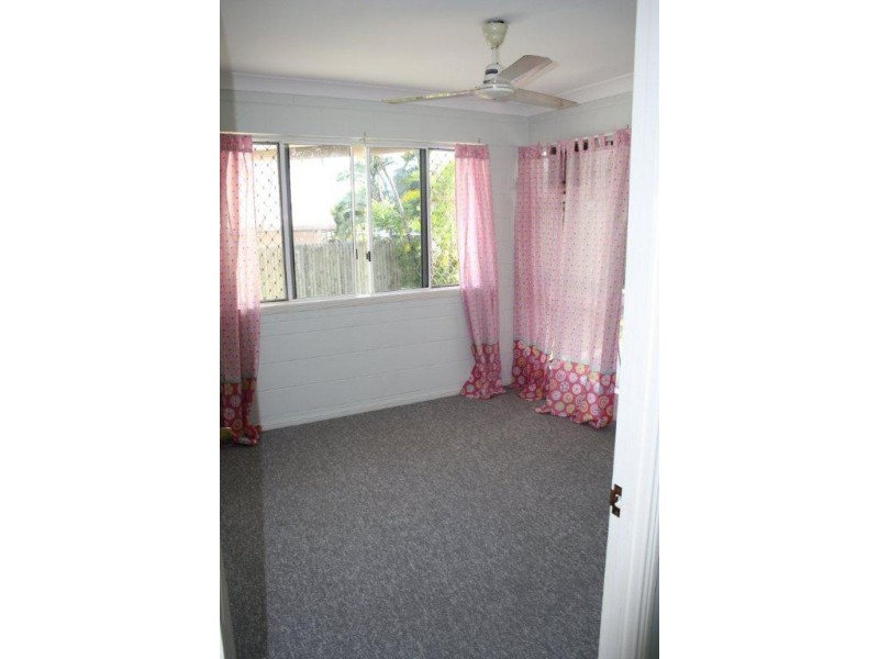 18 Scenic Dr, Mount Louisa QLD 4814