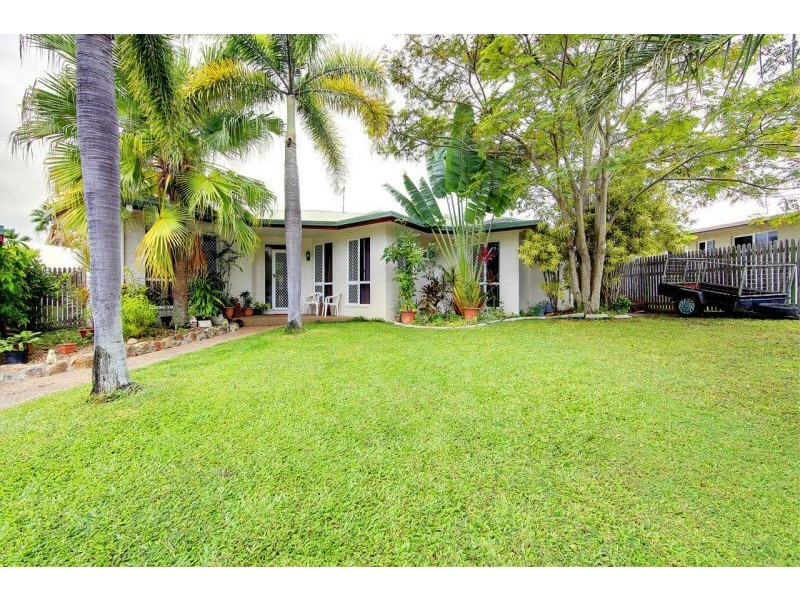 18 Scenic Dr, Mount Louisa QLD 4814