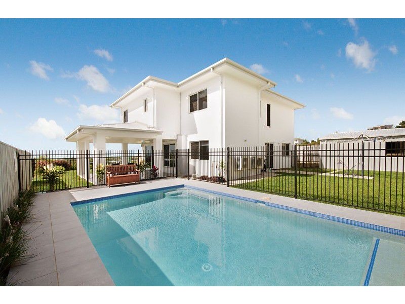 13 Cashell Crescent, Bushland Beach QLD 4818