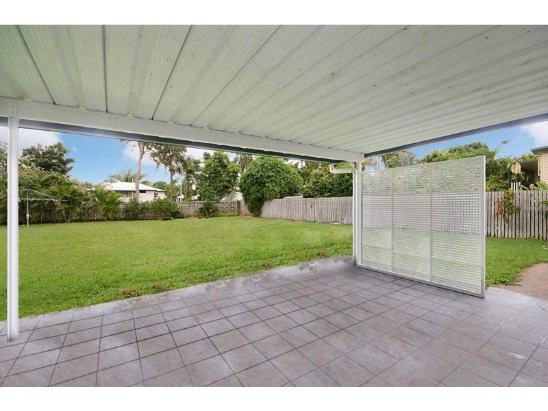 17 Hammond Street, Mysterton QLD 4812