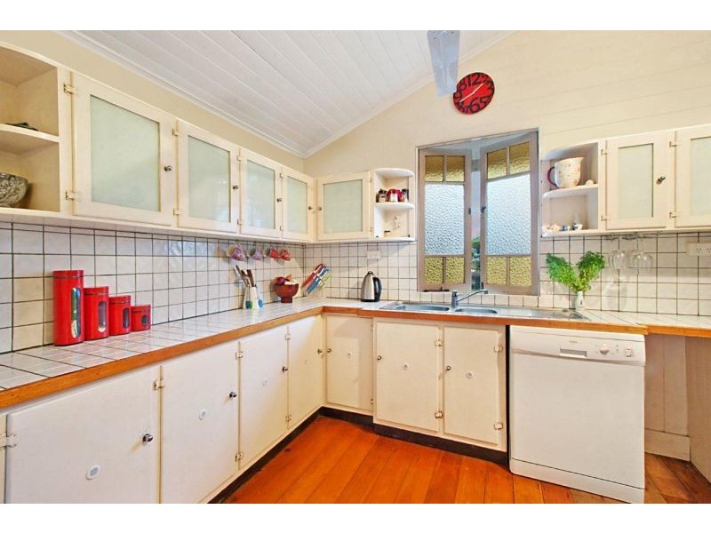 34 Davidson Street, South Townsville QLD 4810