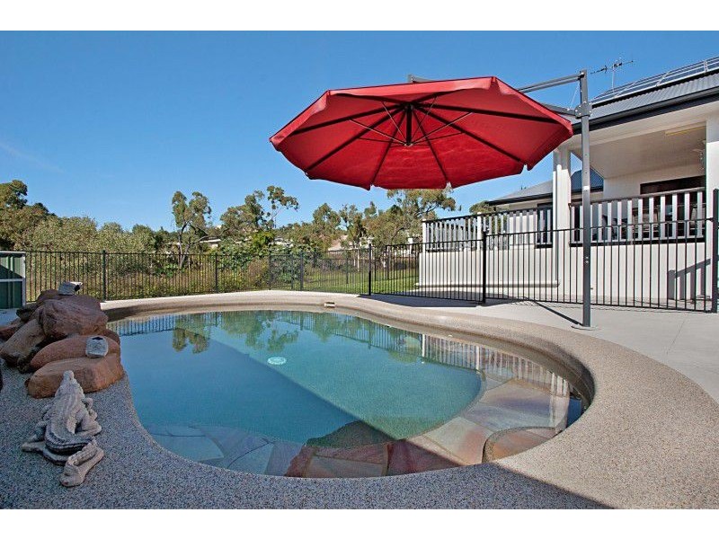 27 Minstrel Court, Bushland Beach QLD 4818