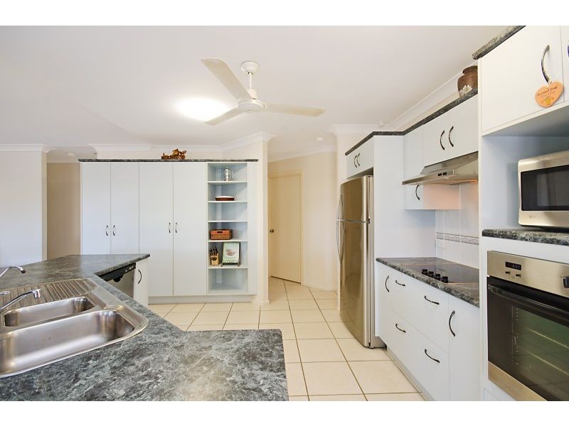 27 Minstrel Court, Bushland Beach QLD 4818