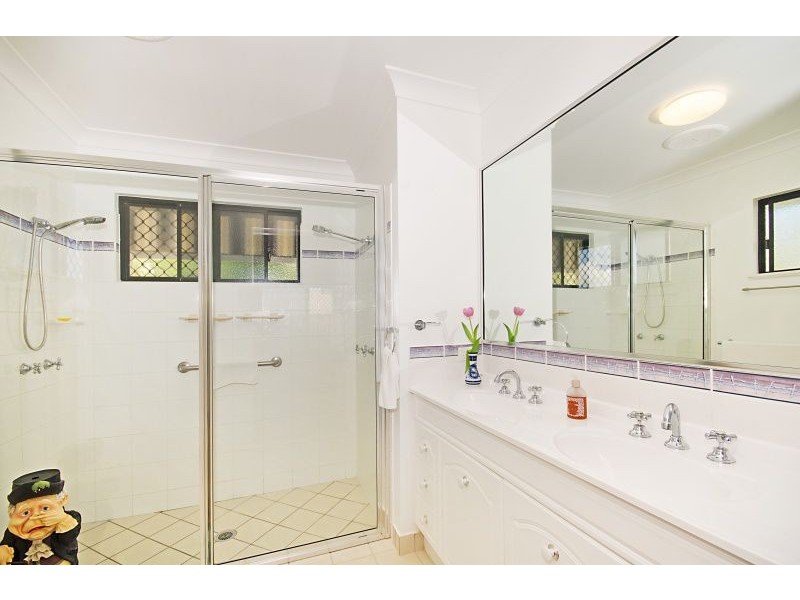 27 Minstrel Court, Bushland Beach QLD 4818