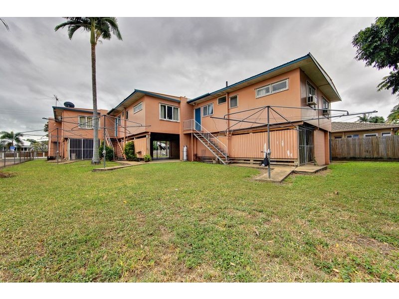 16 Bayswater Terrace, Hyde Park QLD 4812