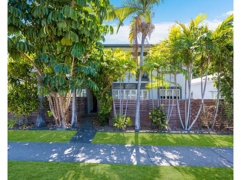 2/30 Landsborough Street, North Ward QLD 4810