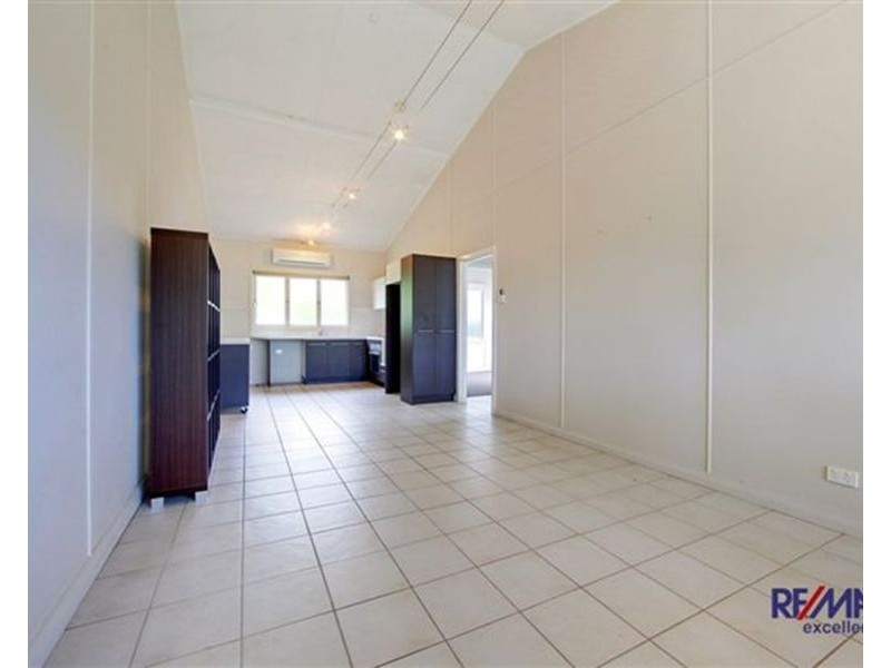 2/30 Landsborough Street, North Ward QLD 4810