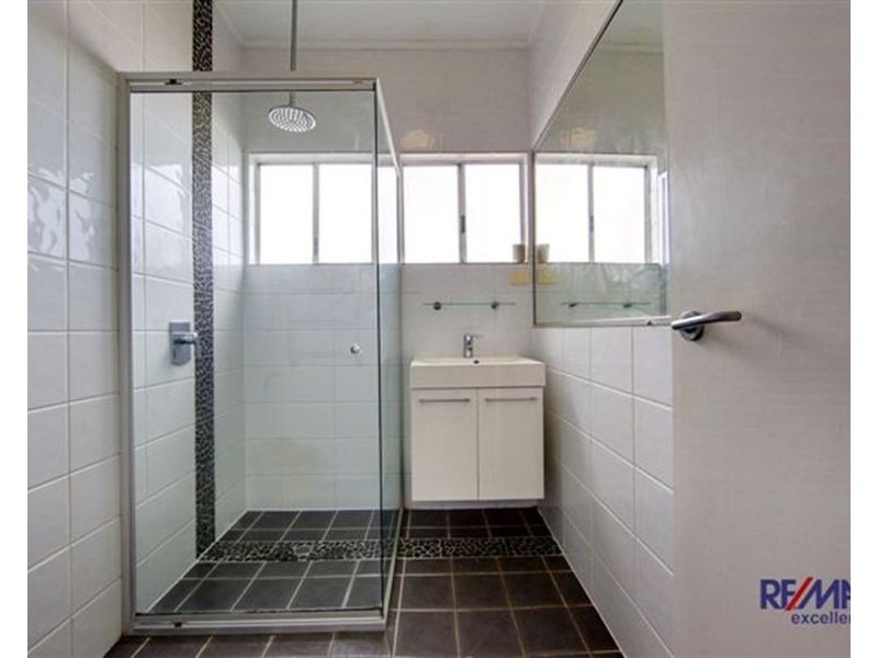 2/30 Landsborough Street, North Ward QLD 4810