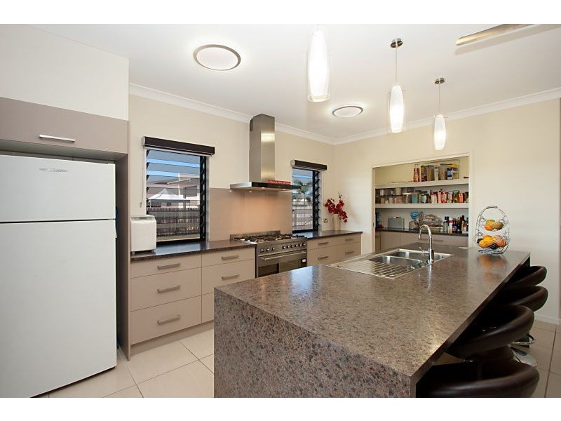 32 Gundabluey Crescent, Mount Low QLD 4818