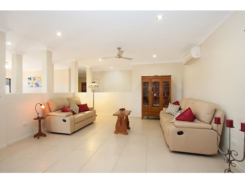 32 Gundabluey Crescent, Mount Low QLD 4818