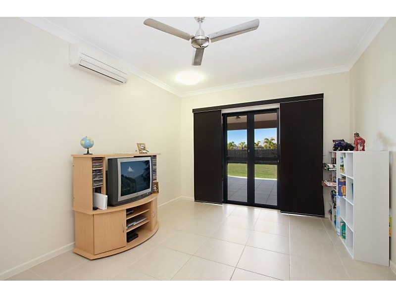 32 Gundabluey Crescent, Mount Low QLD 4818