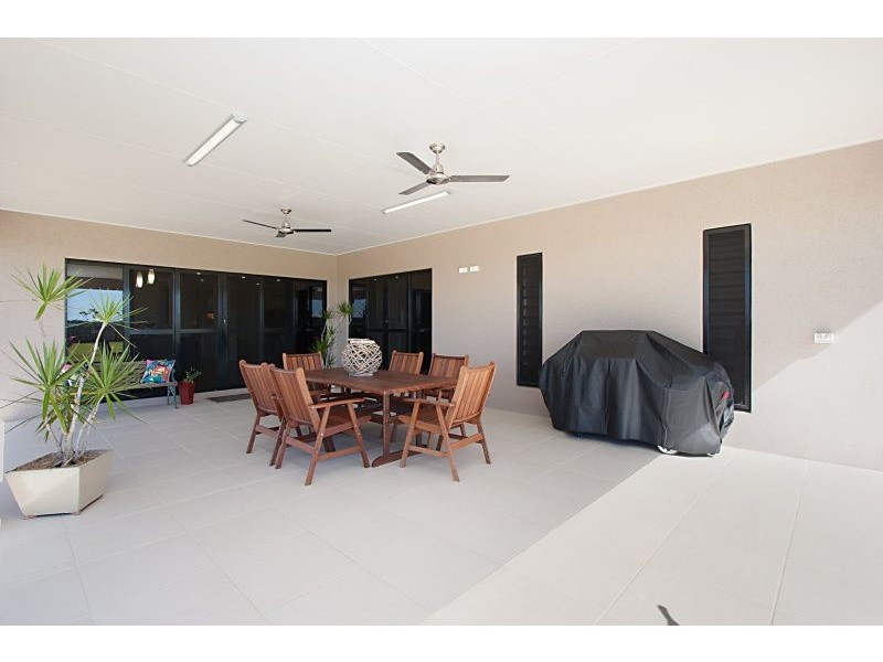 32 Gundabluey Crescent, Mount Low QLD 4818