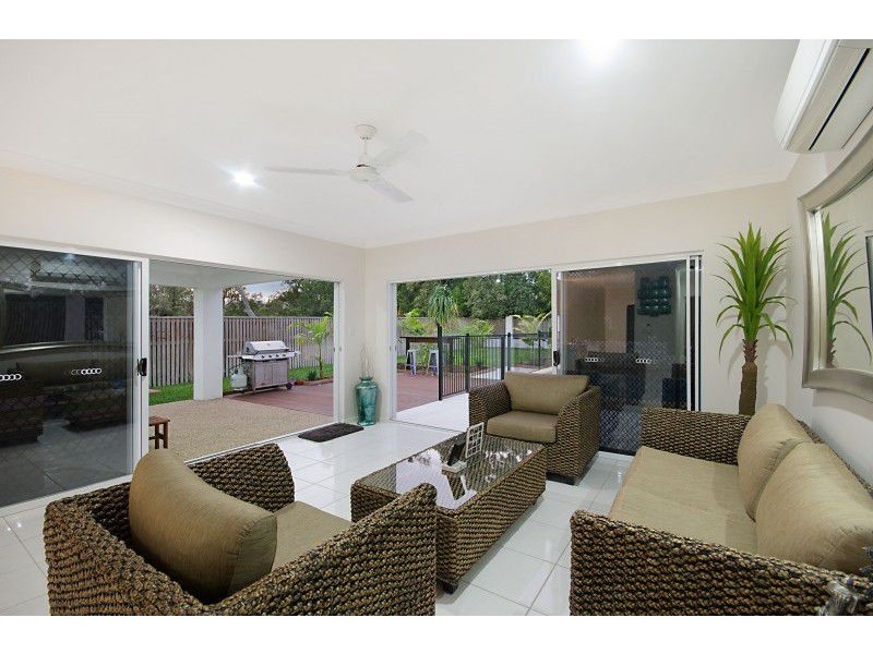 371 Garland Road, Bushland Beach QLD 4818