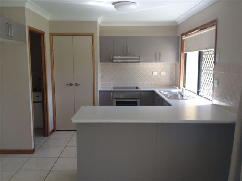 Bushland Beach QLD 4818