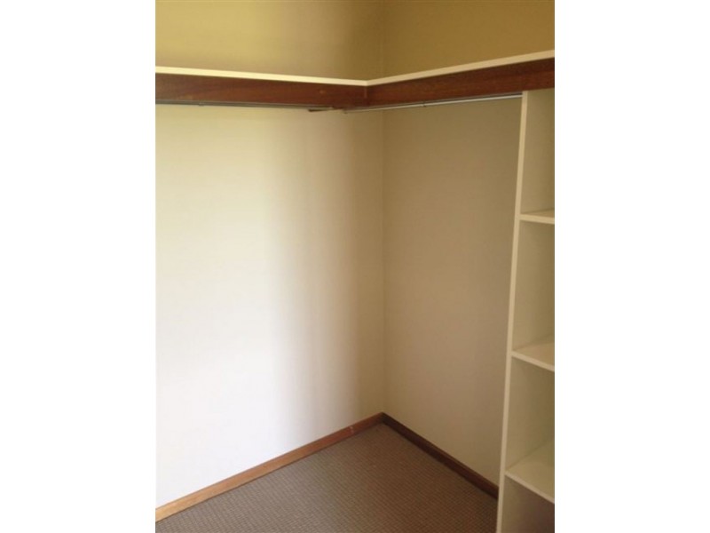 Bushland Beach QLD 4818