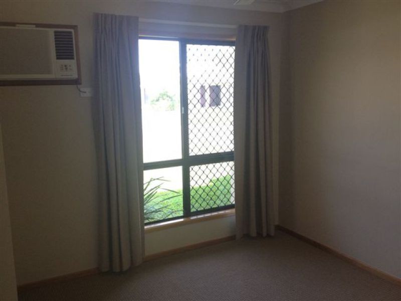 Bushland Beach QLD 4818