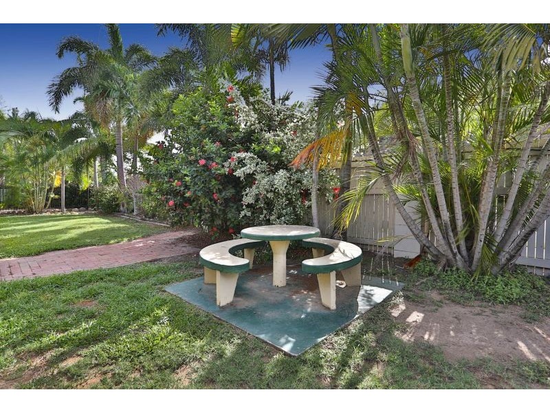 106 Banfield Drive, Mount Louisa QLD 4814