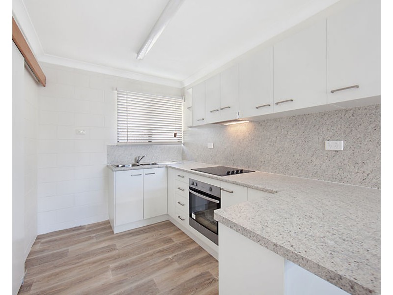 2/10 Einasleigh Crescent, Pimlico QLD 4812