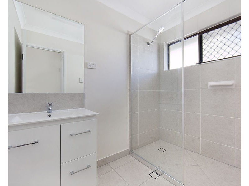 2/10 Einasleigh Crescent, Pimlico QLD 4812