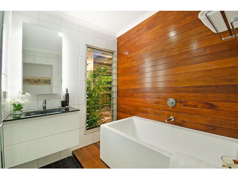 11 De Courcey Street, Mundingburra QLD 4812