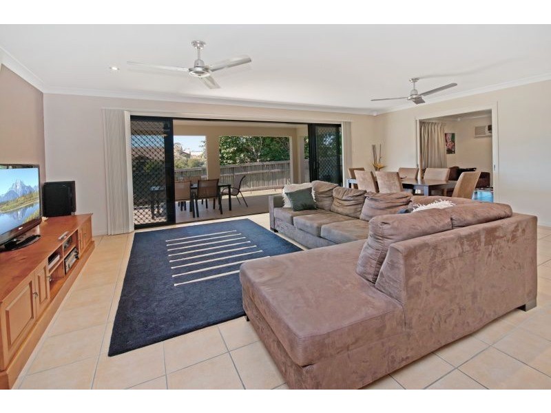 30 Seabrook Circuit, Bushland Beach QLD 4818