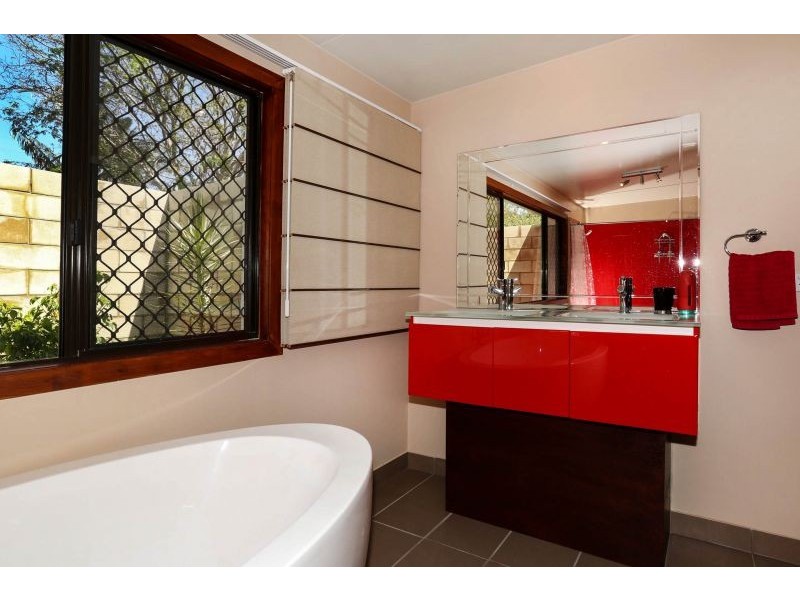 12 Choonda Street, Cranbrook QLD 4814