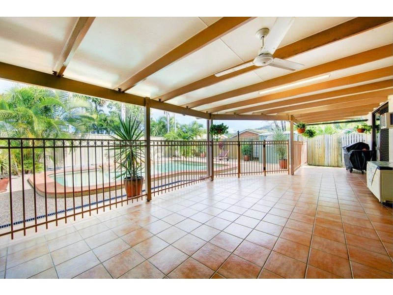 6 Capri Court, Heatley QLD 4814