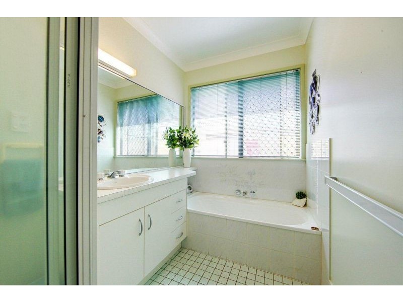 6 Capri Court, Heatley QLD 4814