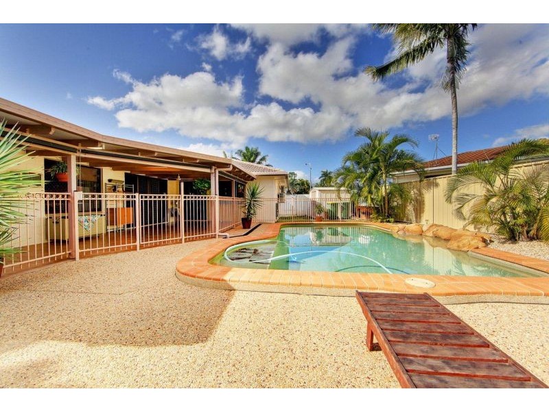 6 Capri Court, Heatley QLD 4814