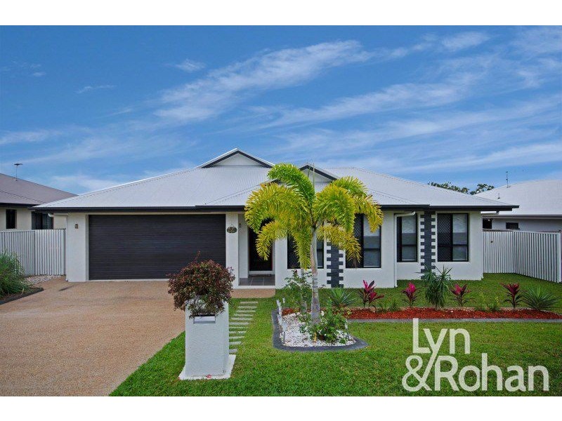 22 Hillock Crescent, Bushland Beach QLD 4818