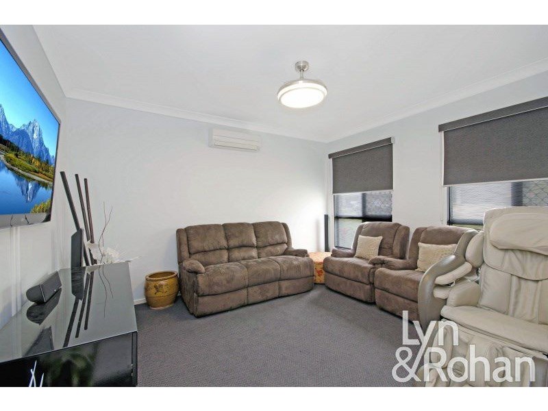 22 Hillock Crescent, Bushland Beach QLD 4818