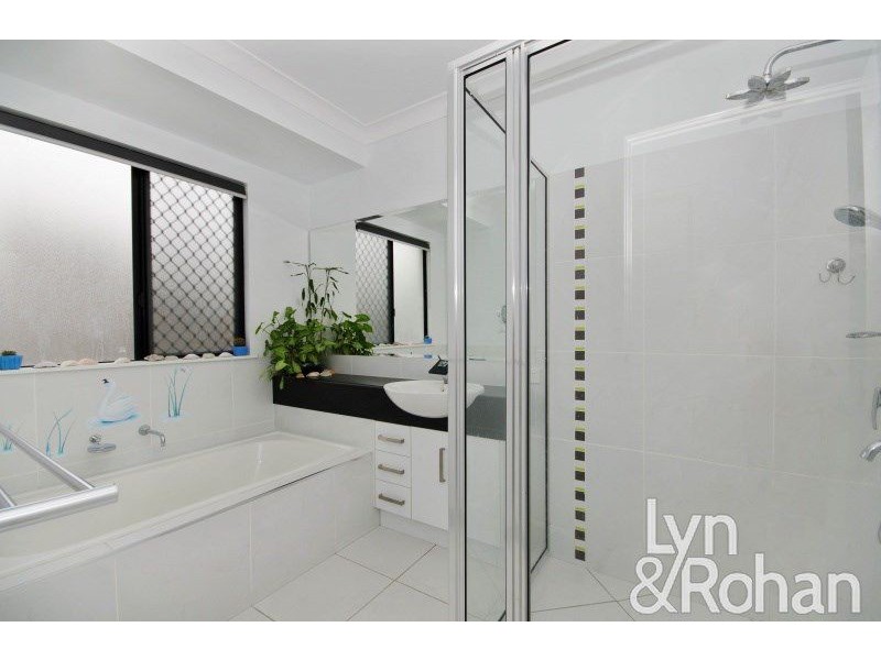 22 Hillock Crescent, Bushland Beach QLD 4818